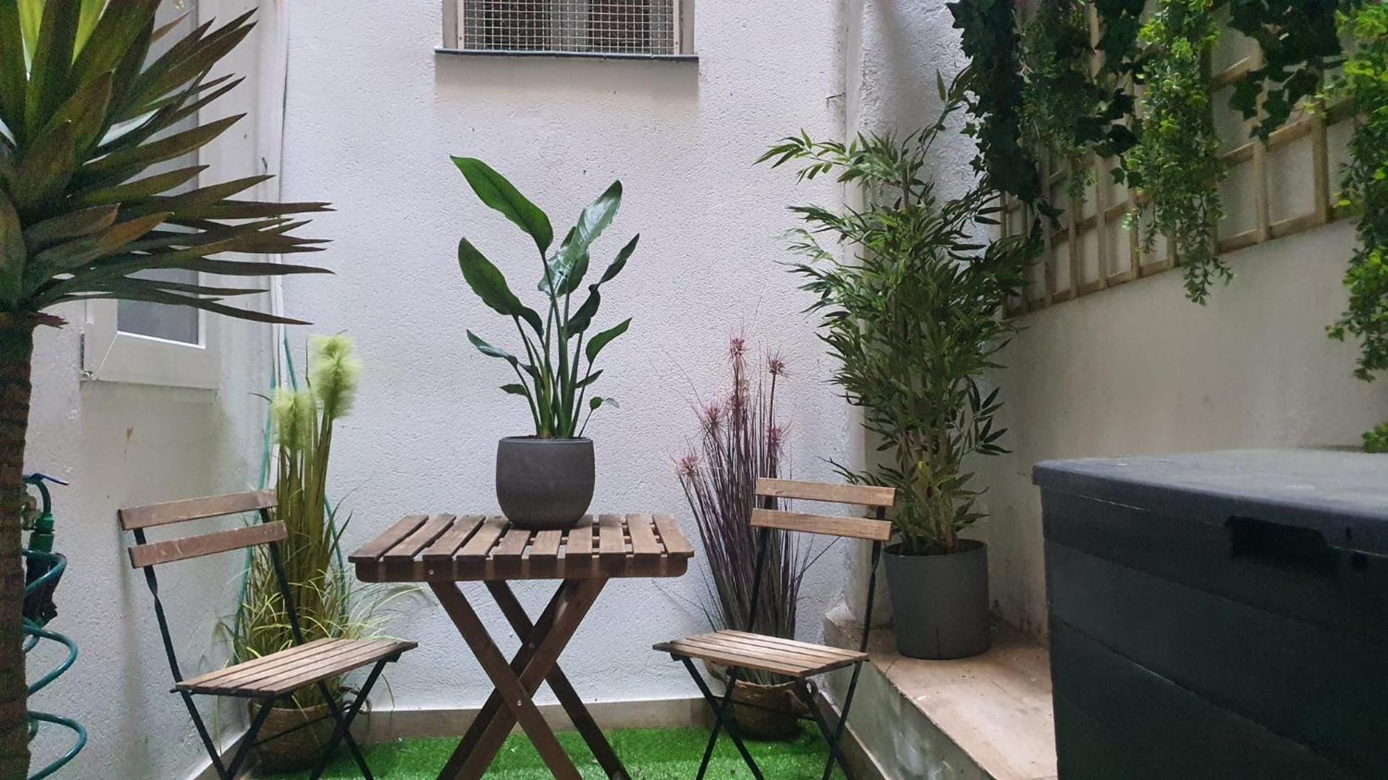 Rentadore Atocha Suites Madrid Exterior foto